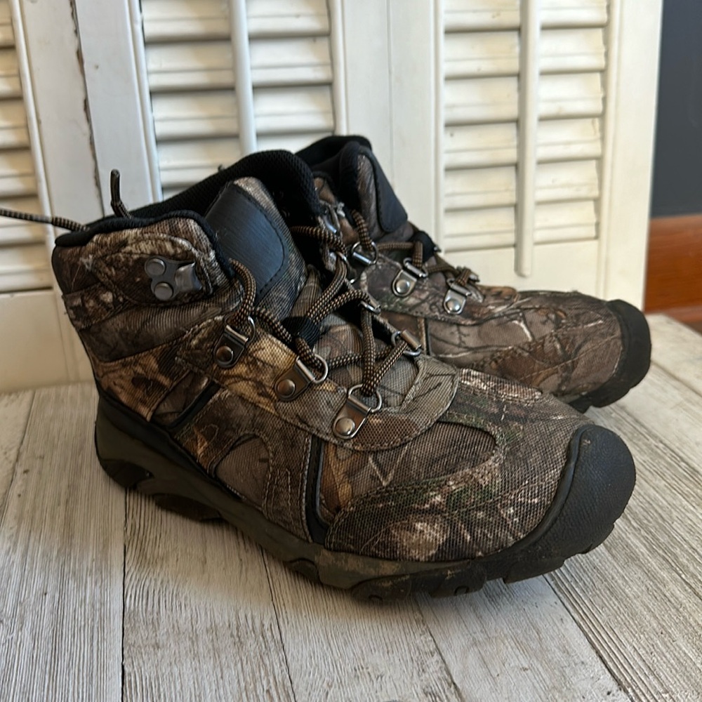 Camo Snow work boots